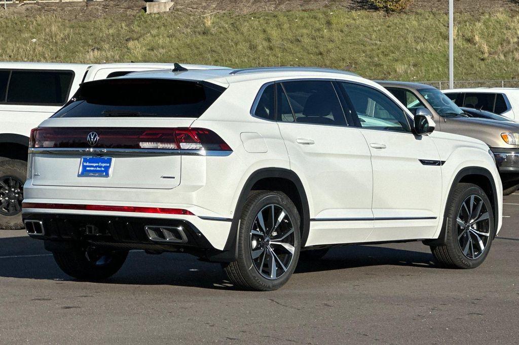 new 2026 Volkswagen Atlas Cross Sport car, priced at $56,556