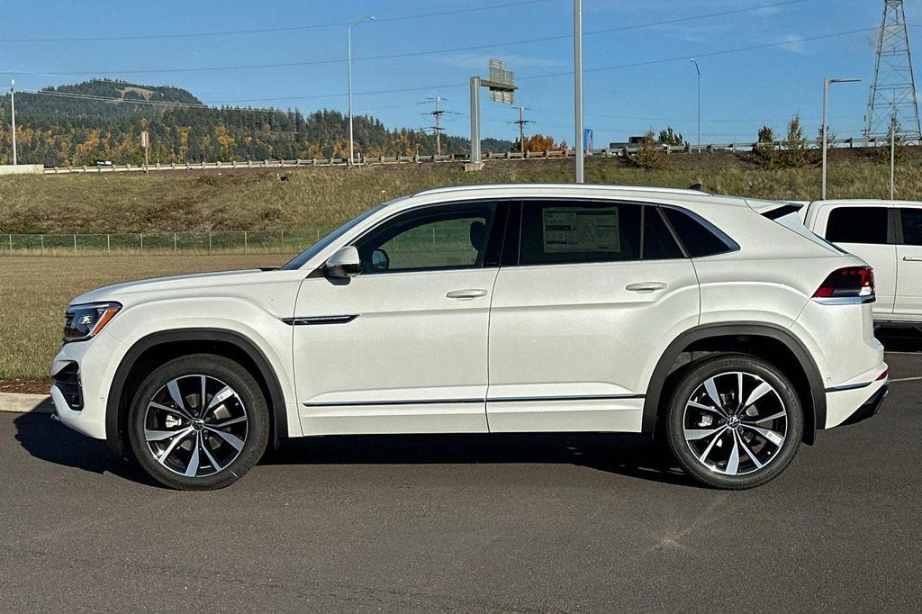 new 2026 Volkswagen Atlas Cross Sport car, priced at $56,556