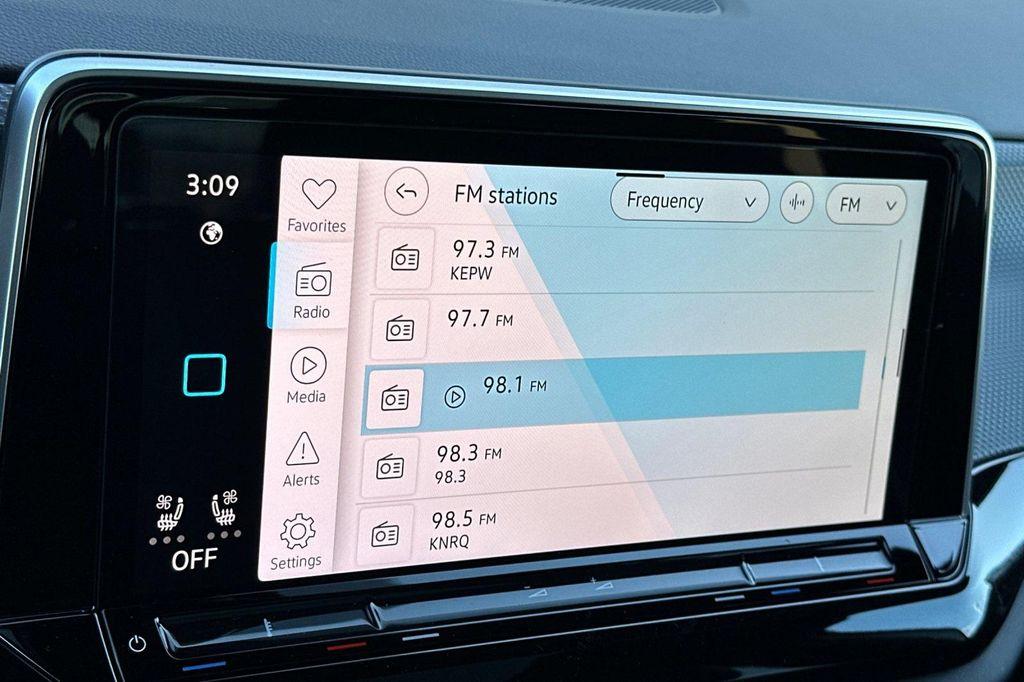 new 2026 Volkswagen Atlas Cross Sport car, priced at $56,556