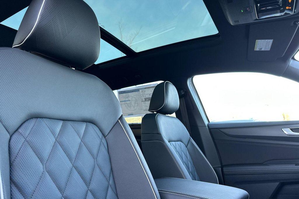 new 2026 Volkswagen Atlas Cross Sport car, priced at $56,556