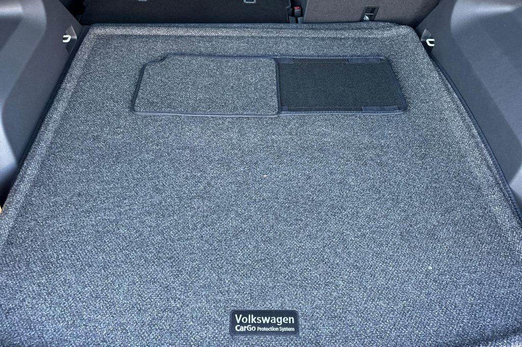 new 2026 Volkswagen Atlas Cross Sport car, priced at $56,556