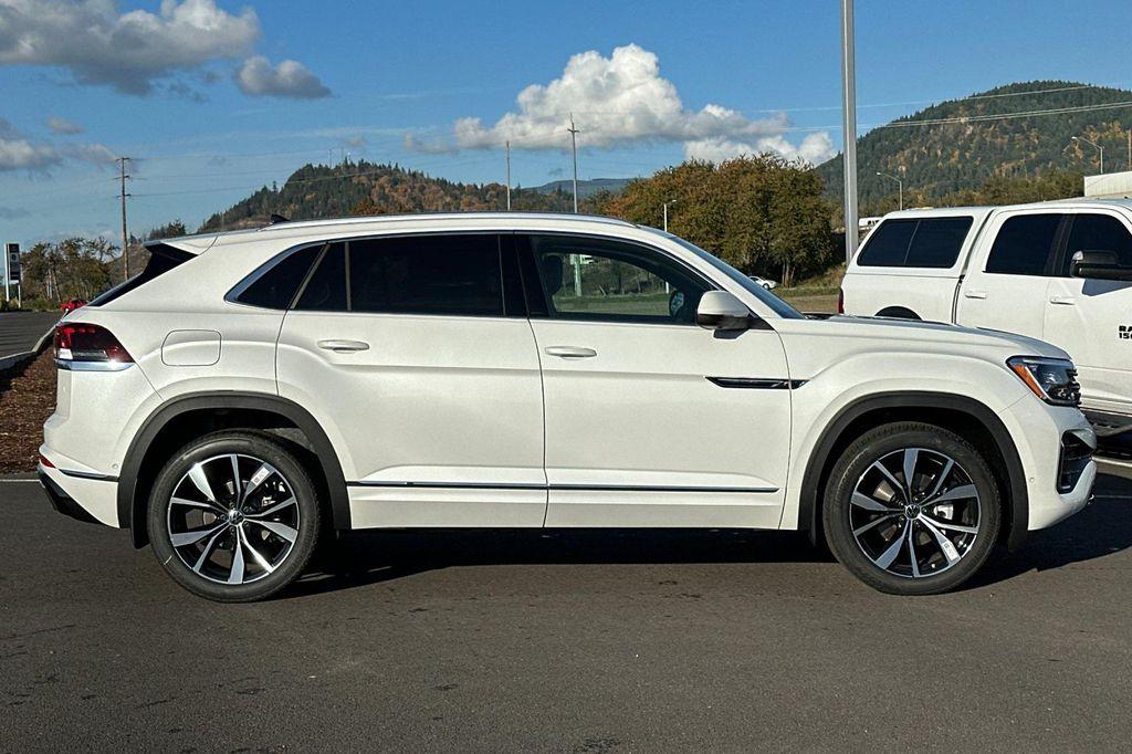 new 2026 Volkswagen Atlas Cross Sport car, priced at $56,556