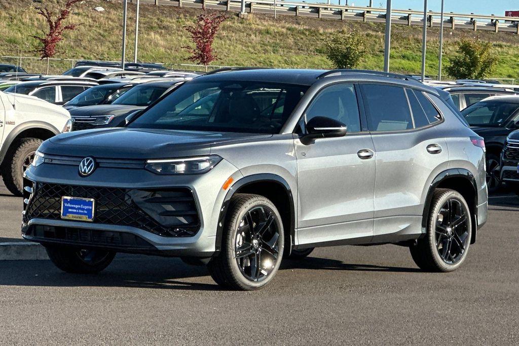 new 2025 Volkswagen Tiguan car, priced at $36,004