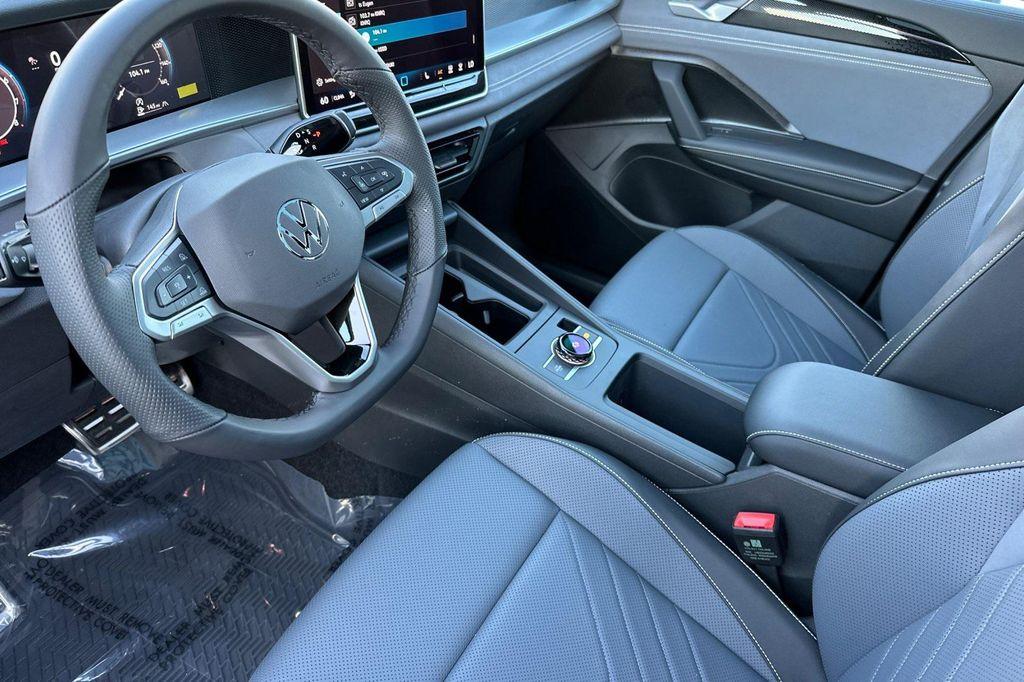 new 2025 Volkswagen Tiguan car, priced at $36,004