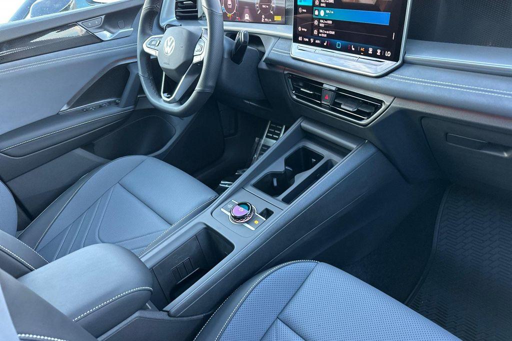 new 2025 Volkswagen Tiguan car, priced at $36,004