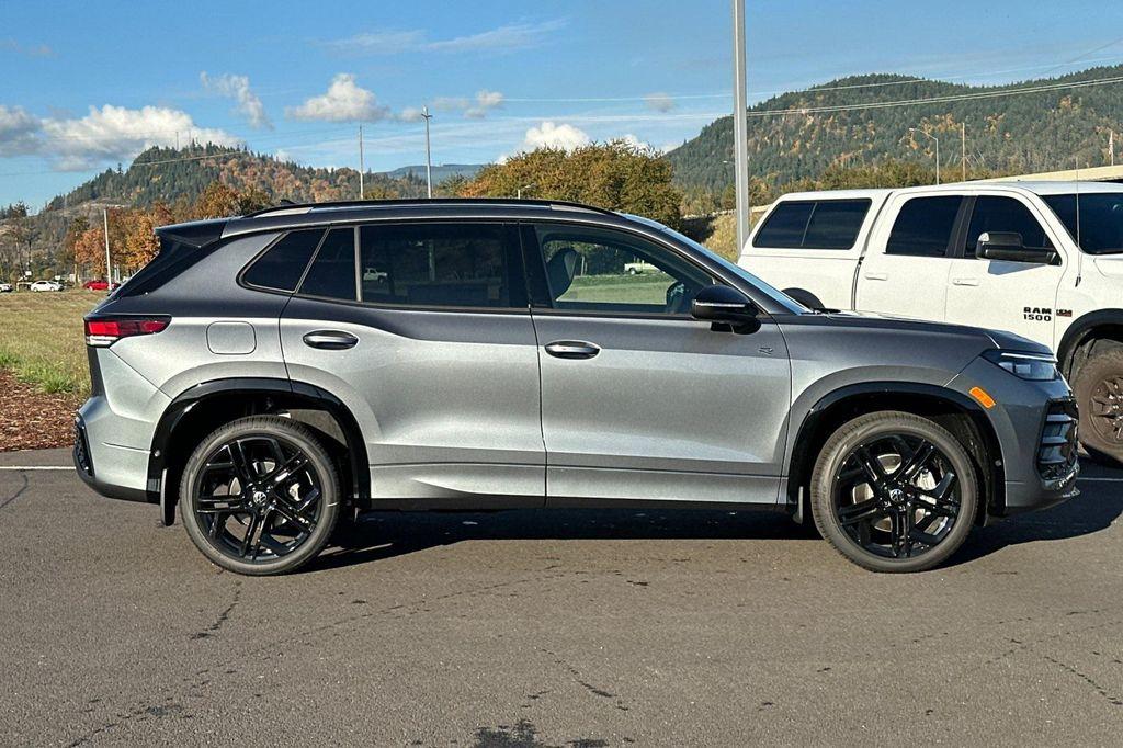 new 2025 Volkswagen Tiguan car, priced at $36,004