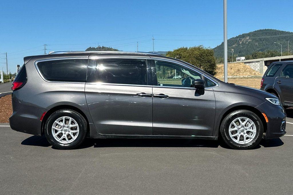 used 2021 Chrysler Pacifica car, priced at $18,777