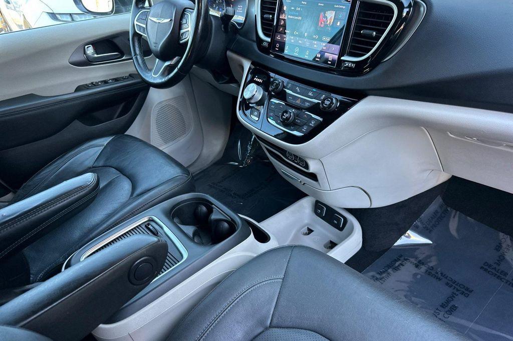 used 2021 Chrysler Pacifica car, priced at $18,777