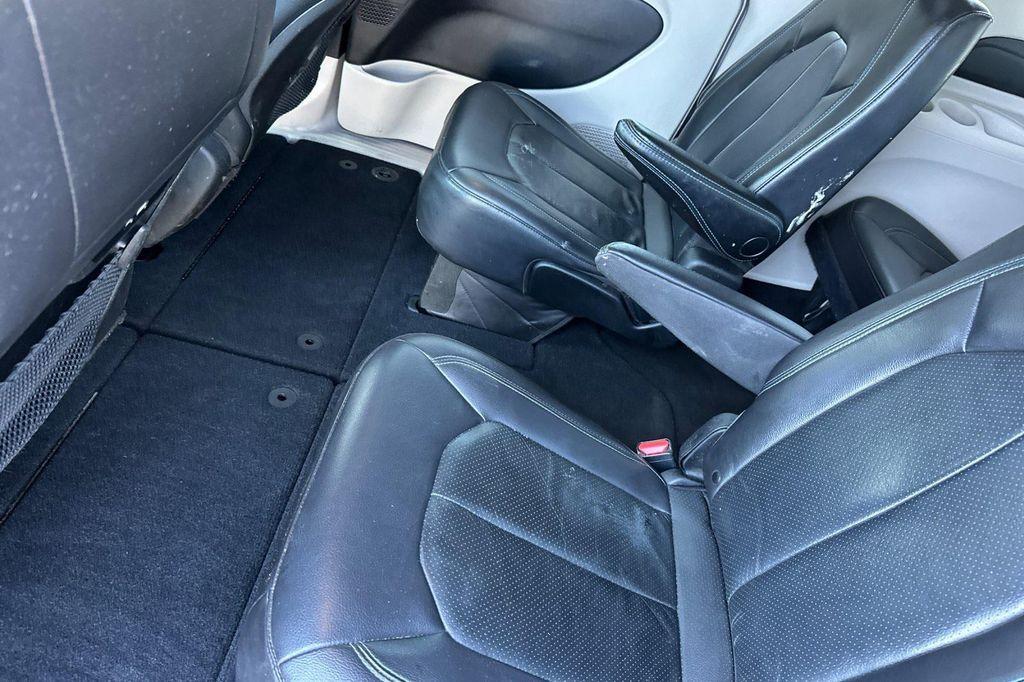 used 2021 Chrysler Pacifica car, priced at $18,777
