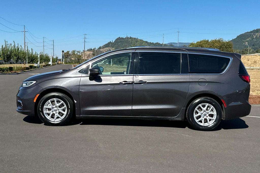 used 2021 Chrysler Pacifica car, priced at $18,777
