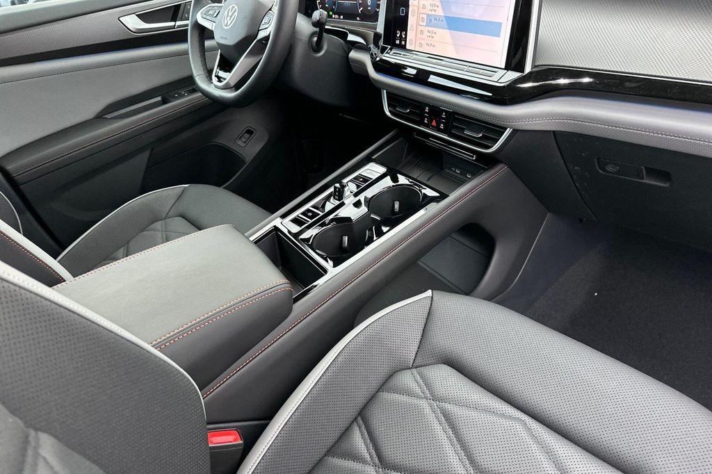 new 2025 Volkswagen Atlas car, priced at $47,055