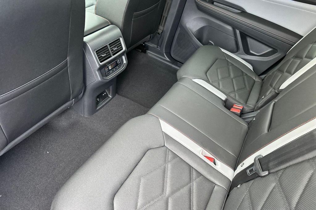 new 2025 Volkswagen Atlas car, priced at $47,055
