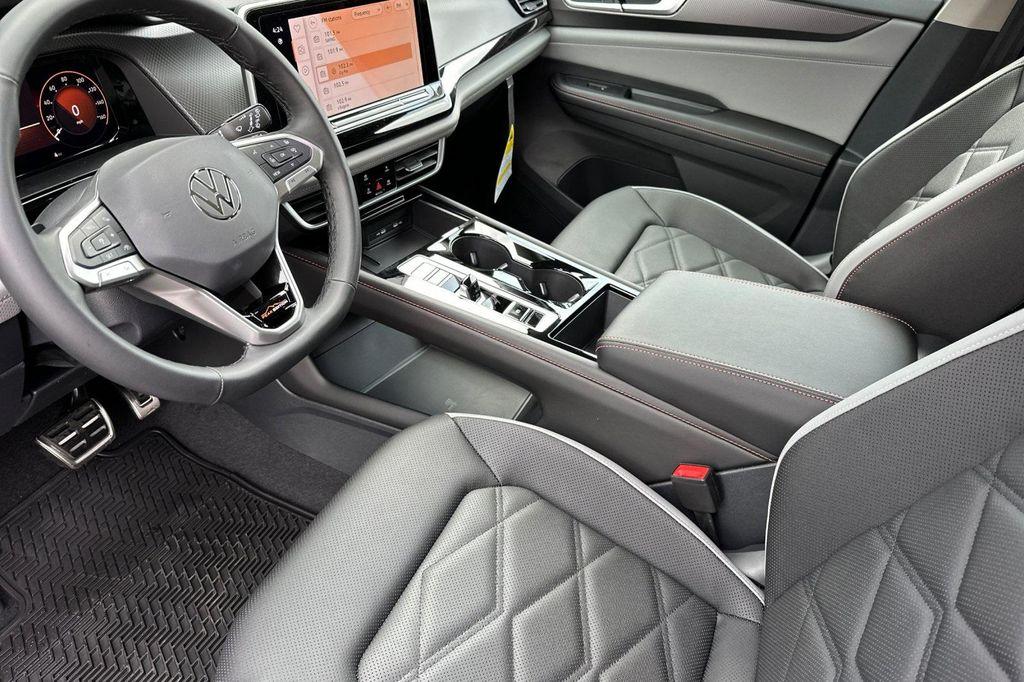 new 2025 Volkswagen Atlas car, priced at $46,555