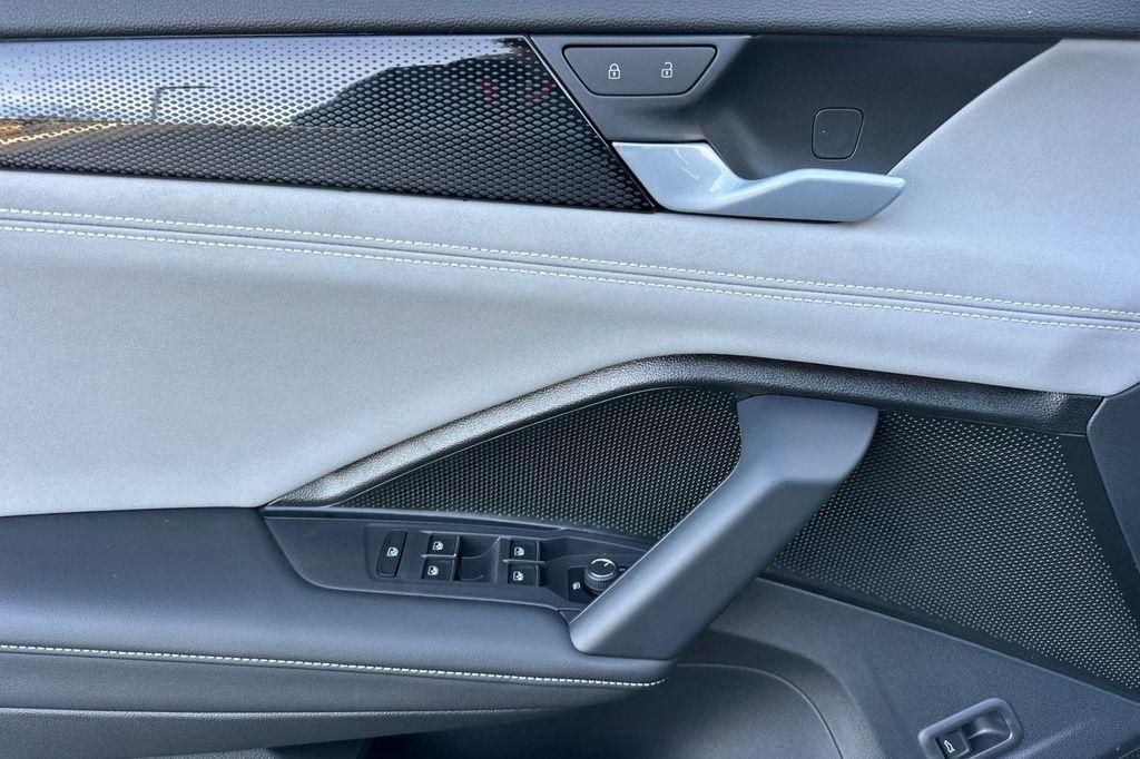 new 2025 Volkswagen Tiguan car, priced at $36,422