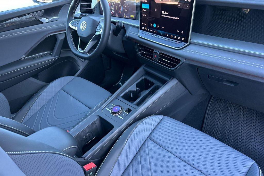 new 2025 Volkswagen Tiguan car, priced at $33,882