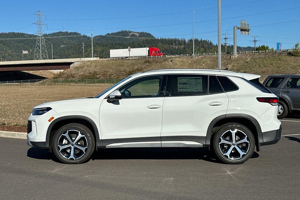 new 2025 Volkswagen Tiguan car, priced at $33,882