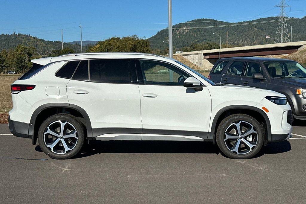 new 2025 Volkswagen Tiguan car, priced at $33,882