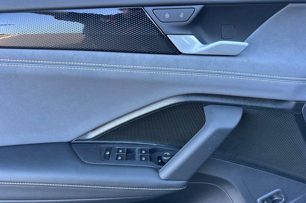 new 2025 Volkswagen Tiguan car, priced at $33,882