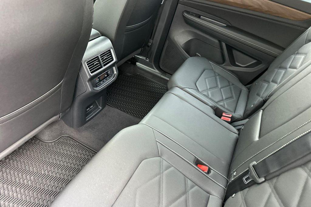 new 2026 Volkswagen Atlas car, priced at $42,504