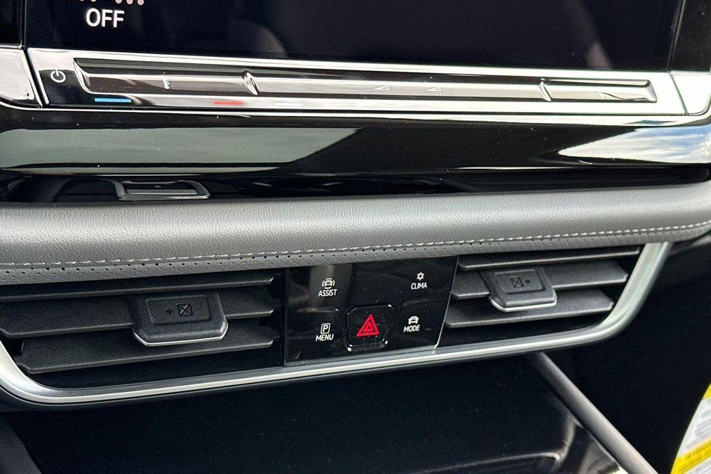 new 2025 Volkswagen Atlas car, priced at $43,041