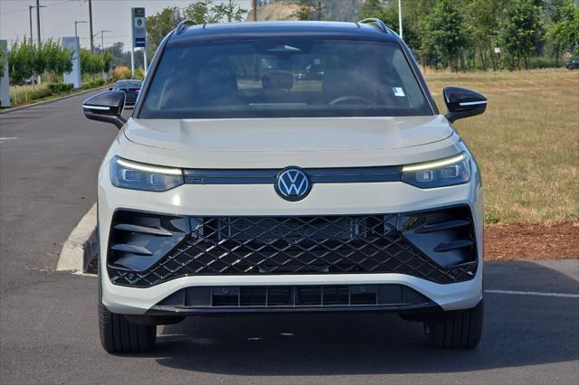 new 2025 Volkswagen Tiguan car, priced at $39,881