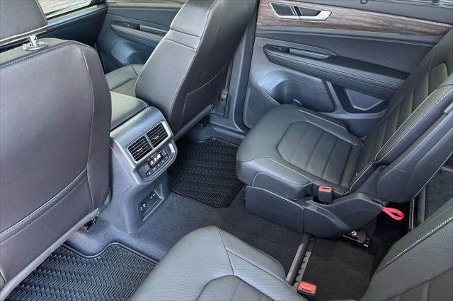 new 2025 Volkswagen Atlas car, priced at $52,684