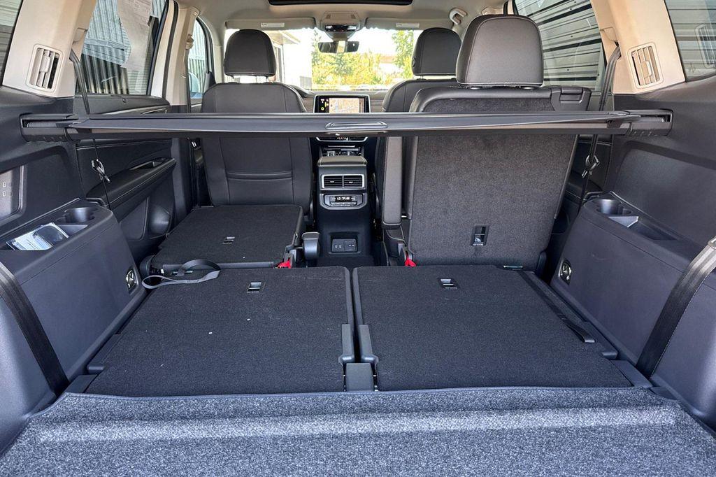 new 2025 Volkswagen Atlas car, priced at $52,684