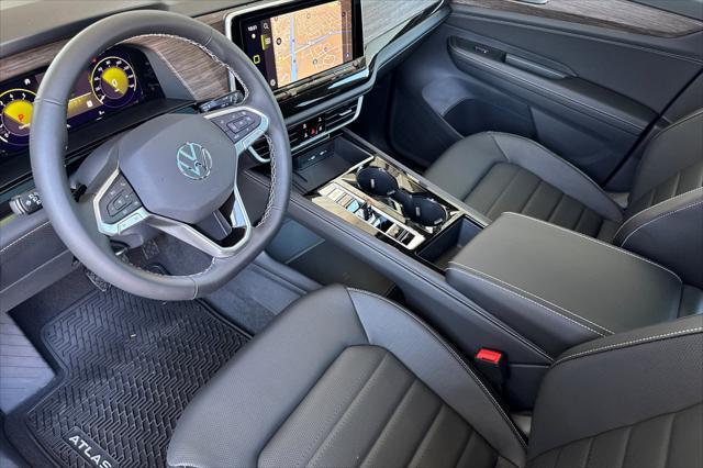 new 2025 Volkswagen Atlas car, priced at $52,684