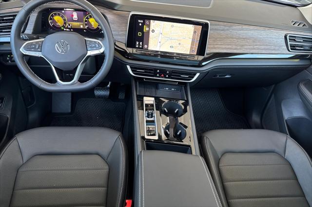 new 2025 Volkswagen Atlas car, priced at $52,684