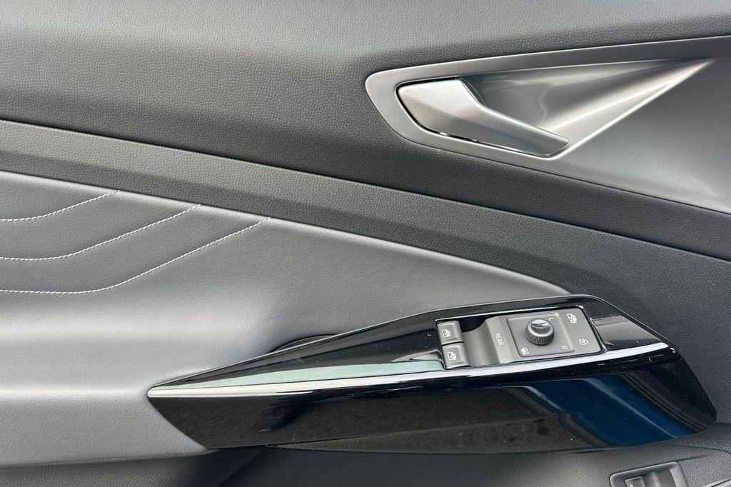 new 2025 Volkswagen ID.4 car, priced at $57,371