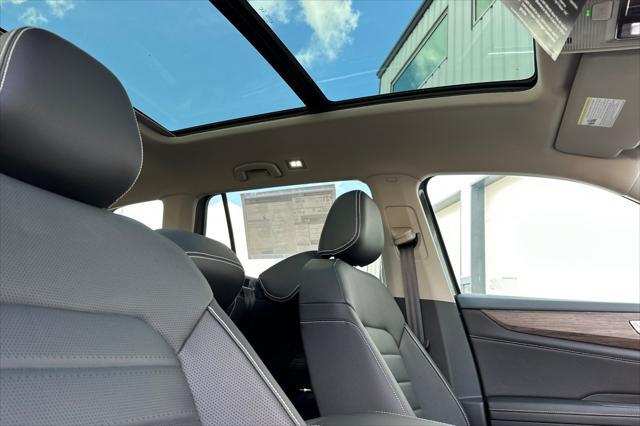 new 2025 Volkswagen Atlas car, priced at $48,048