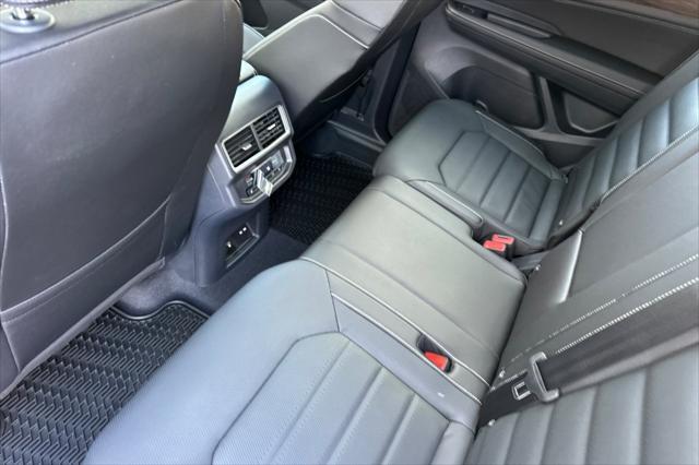new 2025 Volkswagen Atlas car, priced at $48,048