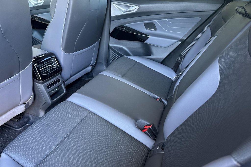 new 2025 Volkswagen ID.4 car, priced at $51,366