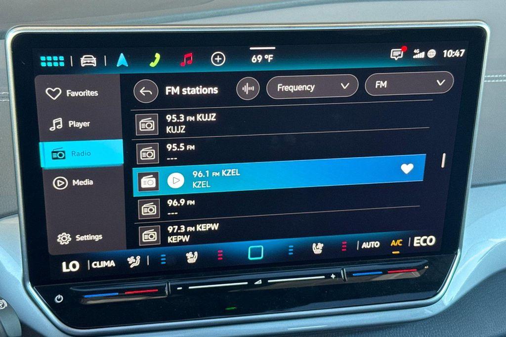 new 2025 Volkswagen ID.4 car, priced at $51,366
