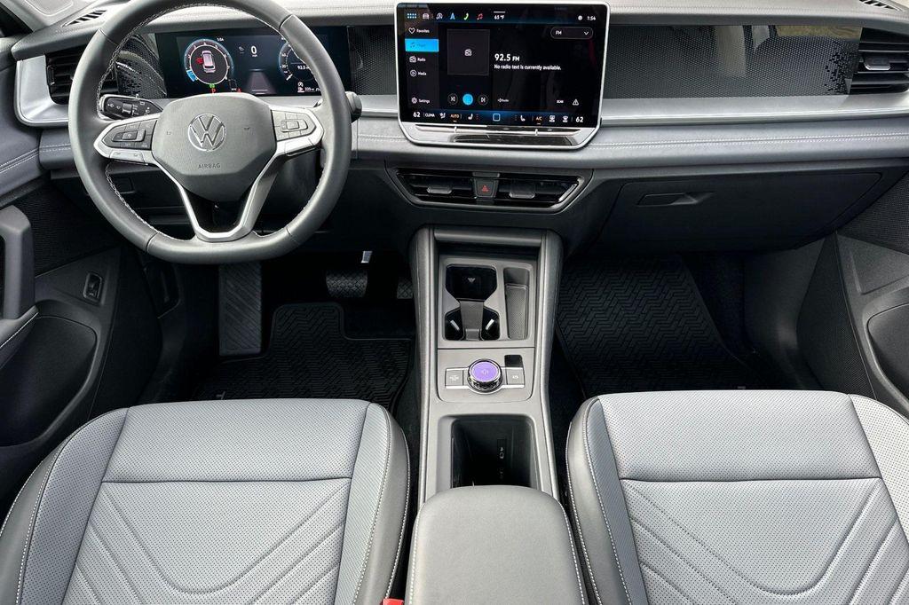 new 2025 Volkswagen Tiguan car, priced at $33,882