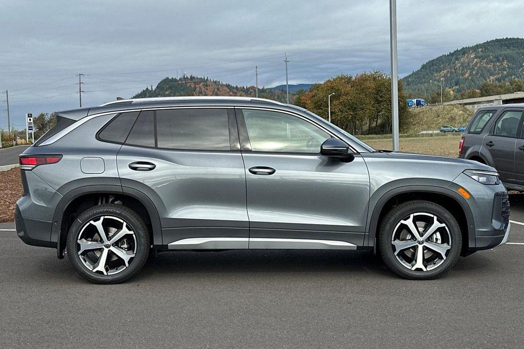 new 2025 Volkswagen Tiguan car, priced at $33,882