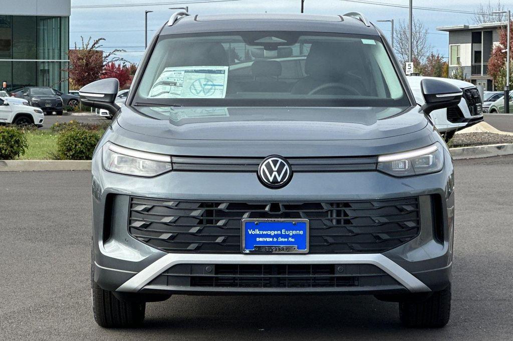 new 2025 Volkswagen Tiguan car, priced at $33,882