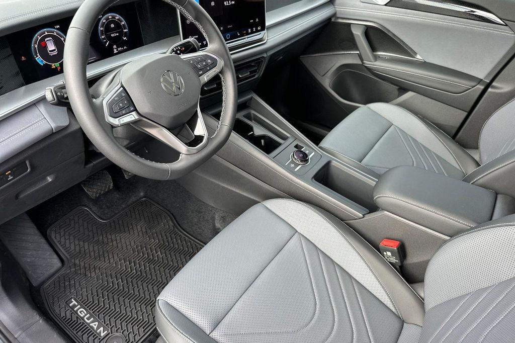 new 2025 Volkswagen Tiguan car, priced at $33,882