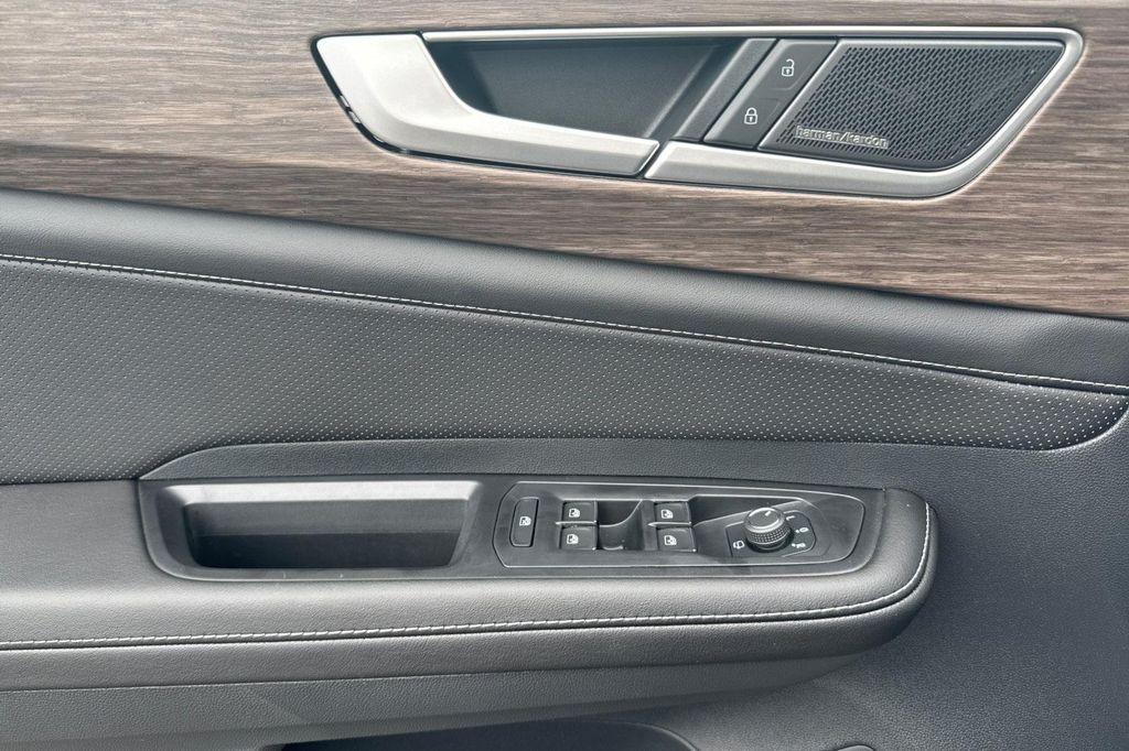 new 2025 Volkswagen Atlas car, priced at $50,191