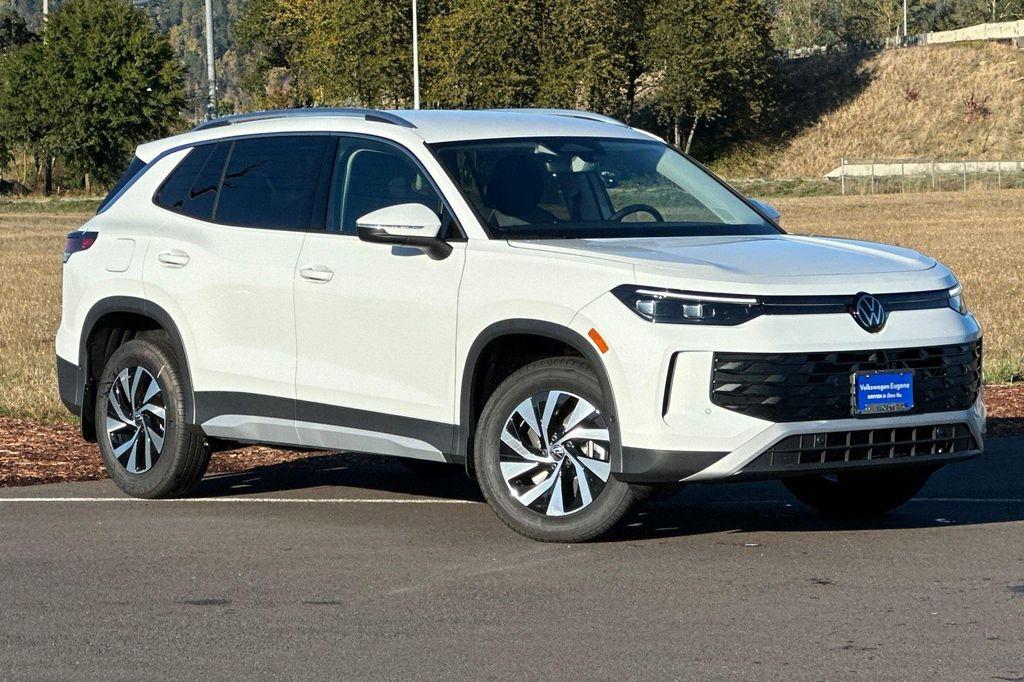 new 2025 Volkswagen Tiguan car, priced at $31,694