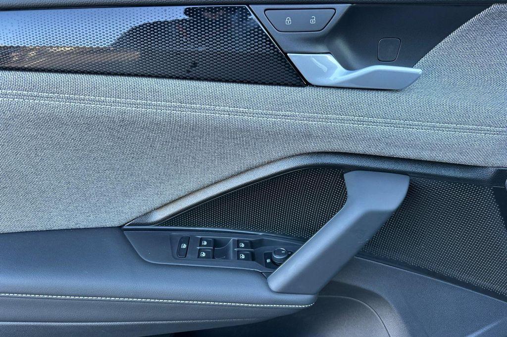 new 2025 Volkswagen Tiguan car, priced at $30,353