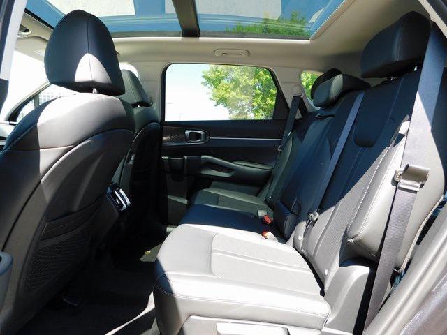 new 2025 Kia Sorento car, priced at $37,690