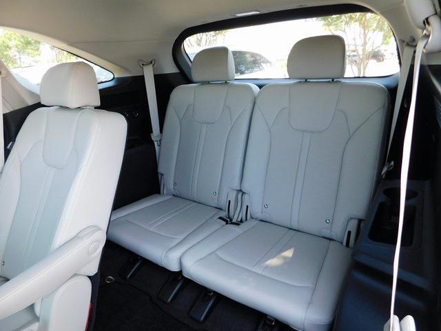 new 2025 Kia Sorento car, priced at $36,690