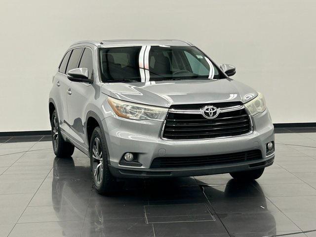 used 2016 Toyota Highlander car, priced at $16,936