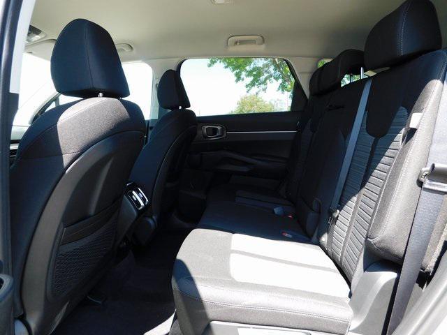 new 2025 Kia Sorento car, priced at $32,480