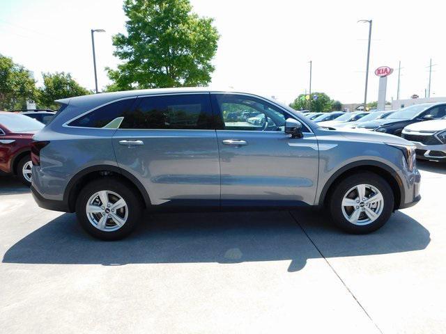 new 2025 Kia Sorento car, priced at $32,480