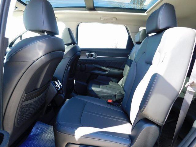 new 2024 Kia Sorento car, priced at $45,260