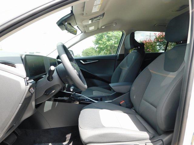 new 2025 Kia Niro car, priced at $27,885