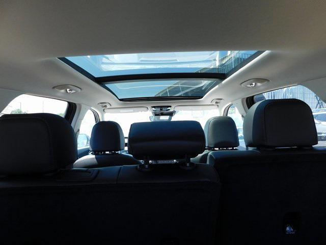 new 2025 Kia Sorento car, priced at $35,490
