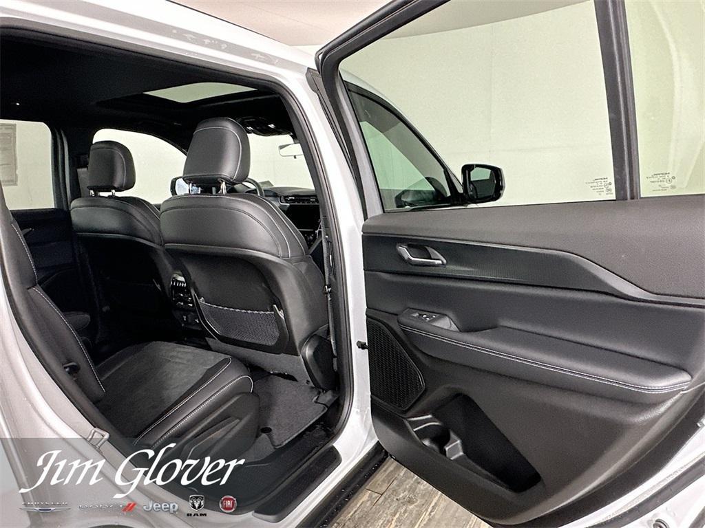 new 2025 Jeep Grand Cherokee L car, priced at $42,806